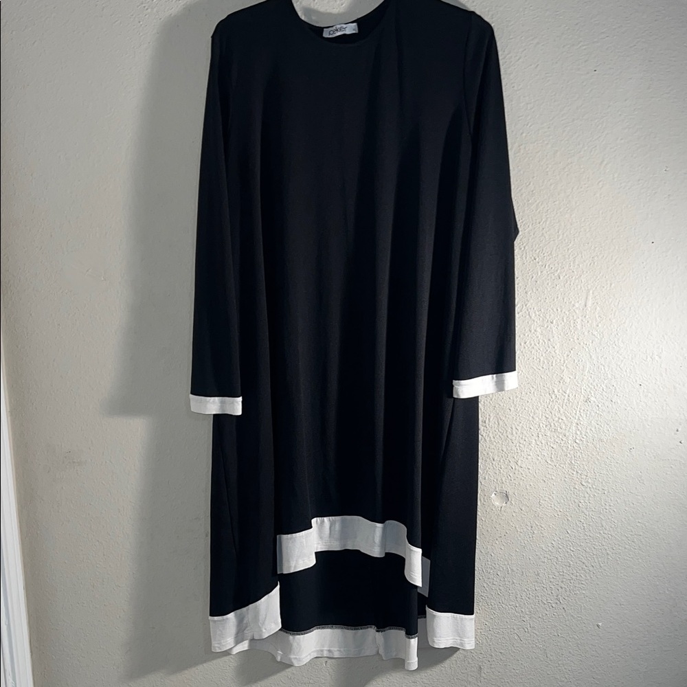 Elegant Black and White Long Sleeve Dress